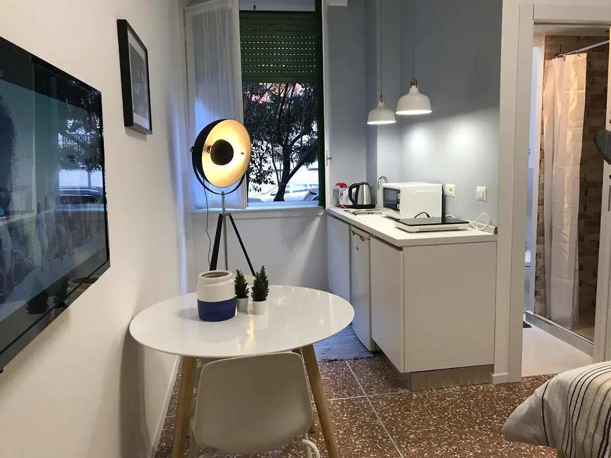 Studio 25 Apartment - Near Metro M3 Milan 0*,