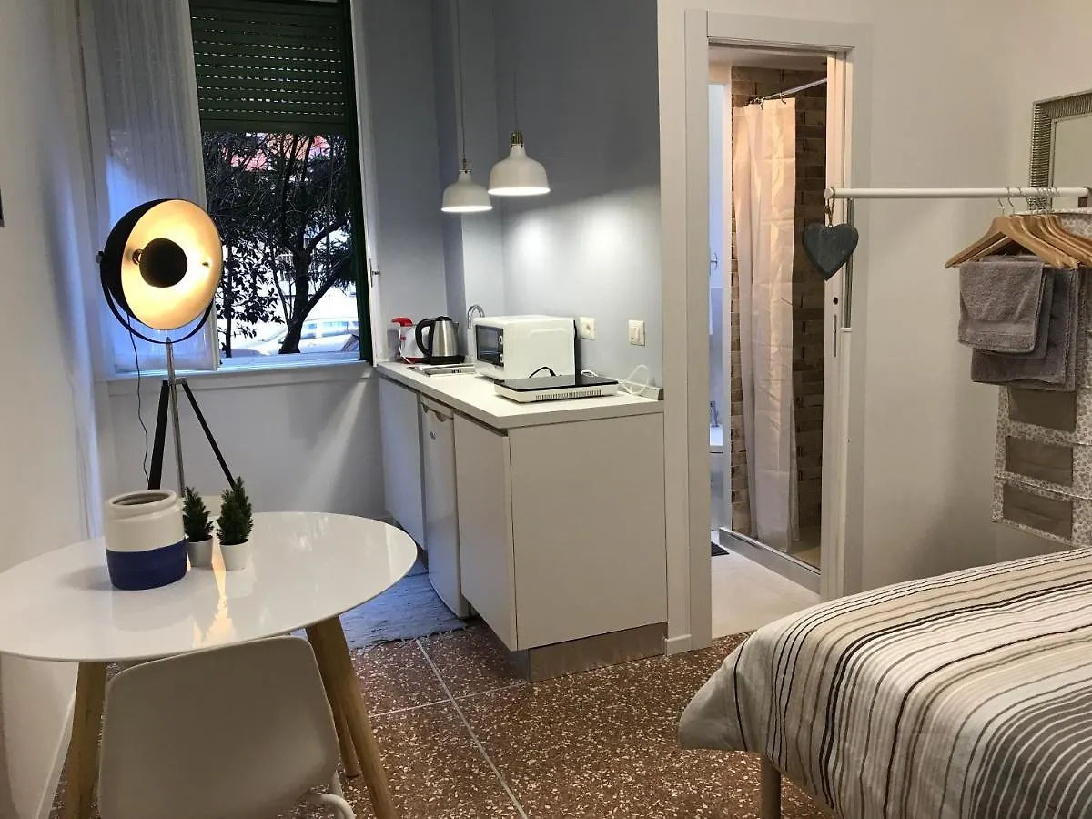 Studio 25 Apartment - Near Metro M3 Milan