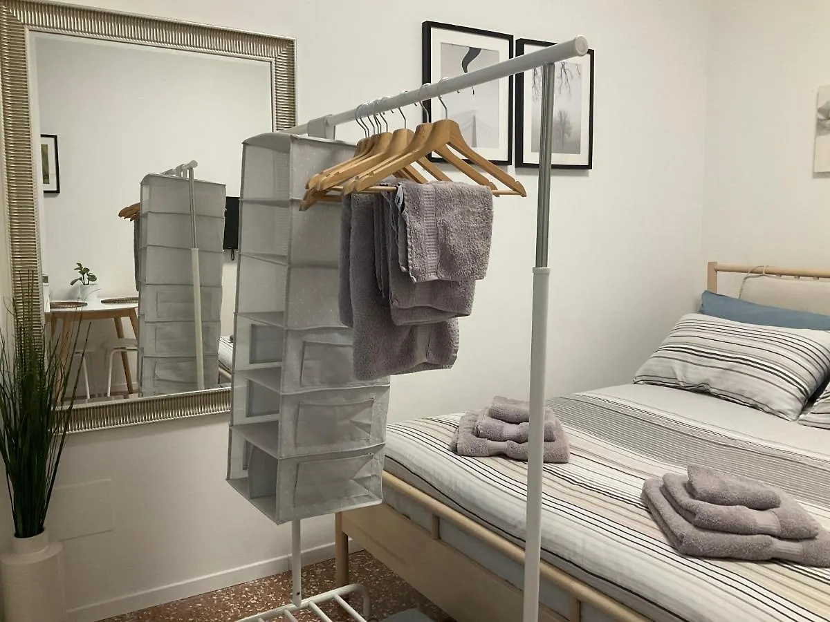 Studio 25 Apartment - Near Metro M3 Milan