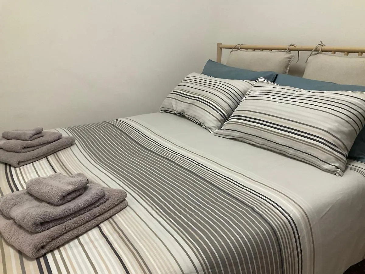 Studio 25 Apartment - Near Metro M3 Milan