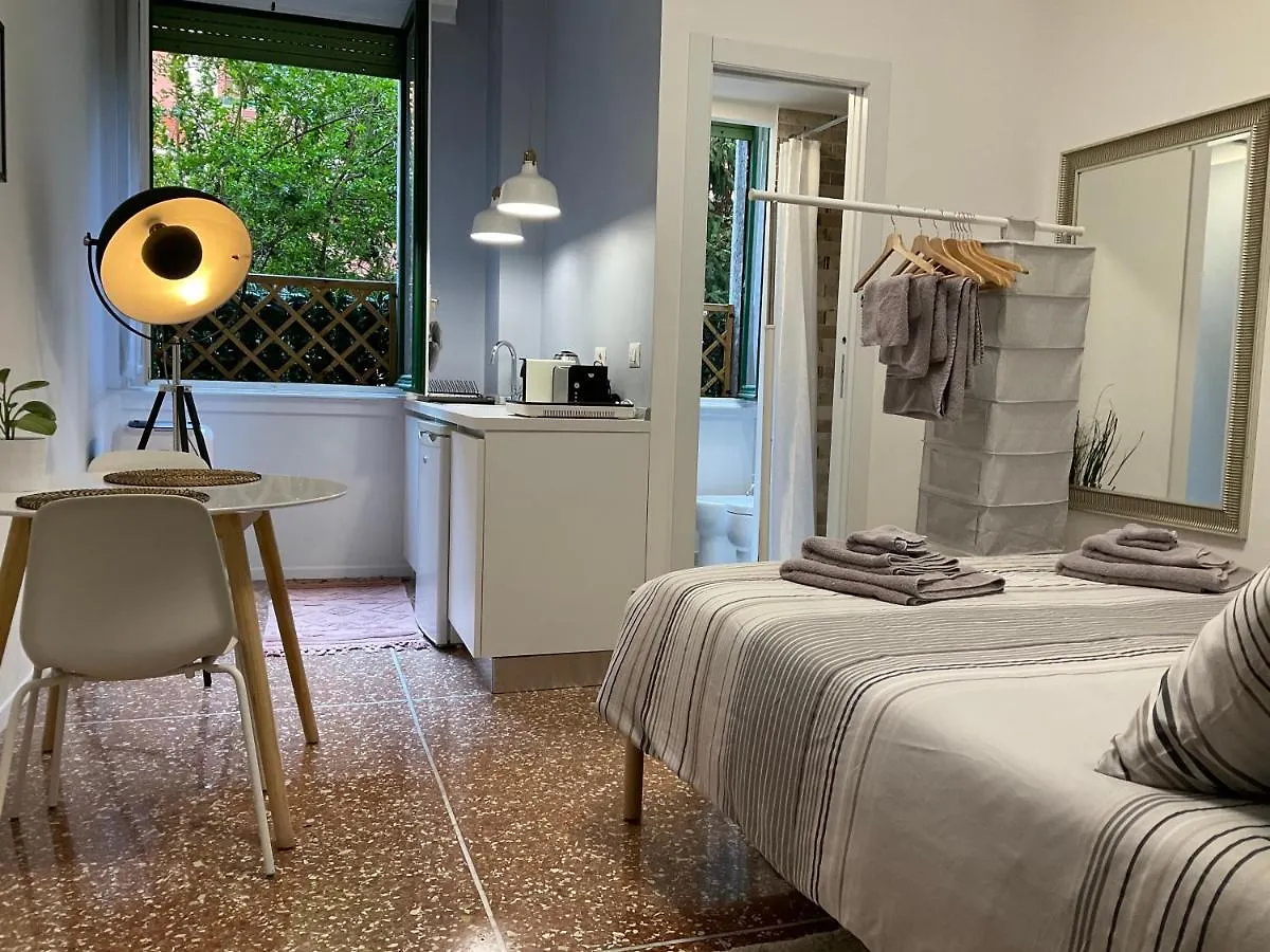 Studio 25 Apartment - Near Metro M3 location