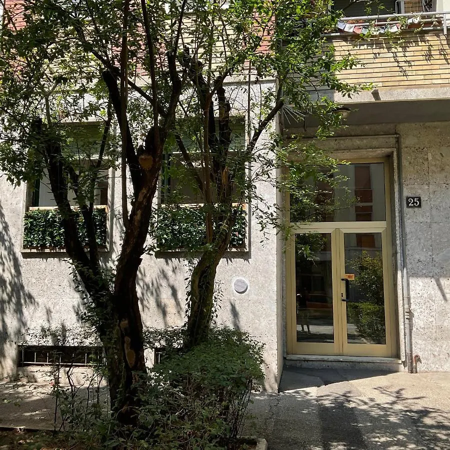 Studio 25 Apartment - Near Metro M3 Milan