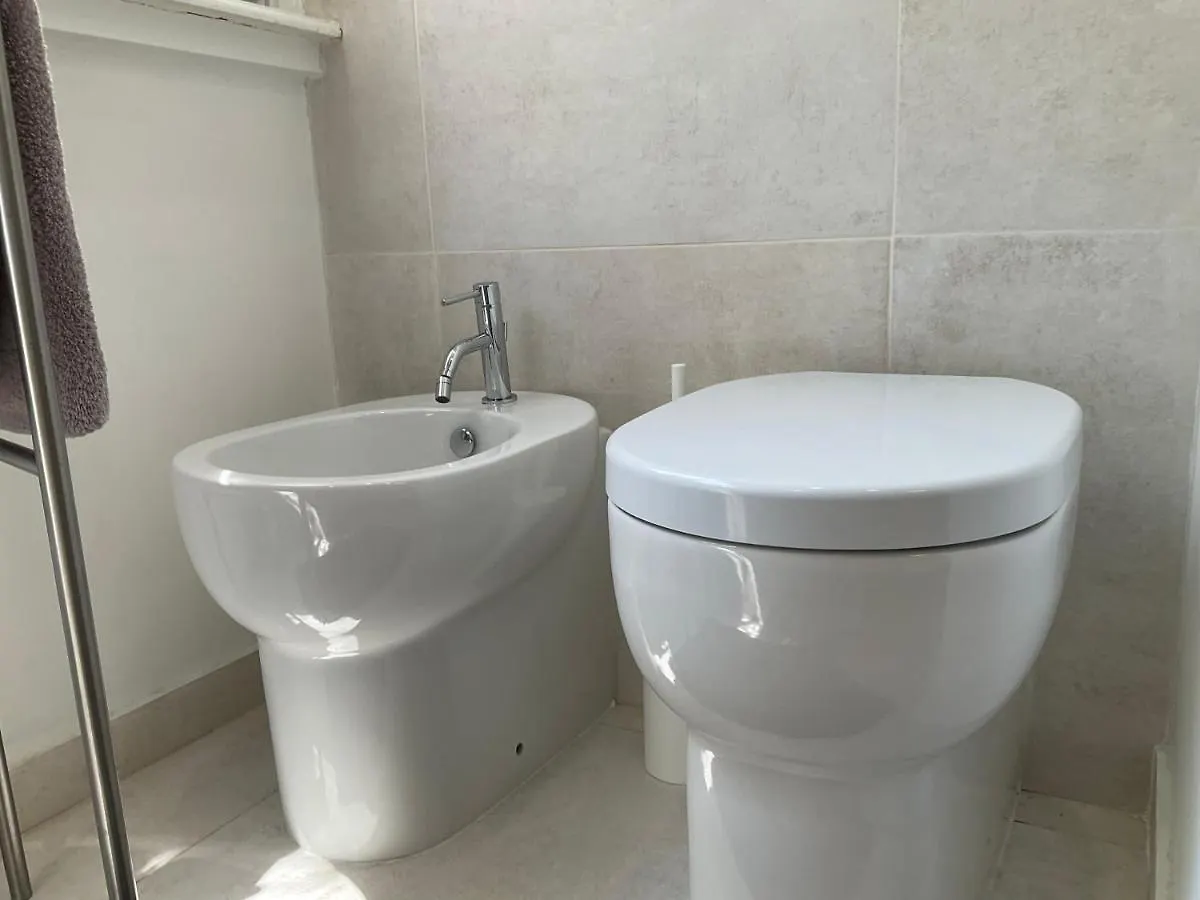 Studio 25 Apartment - Near Metro M3 Milan Italy