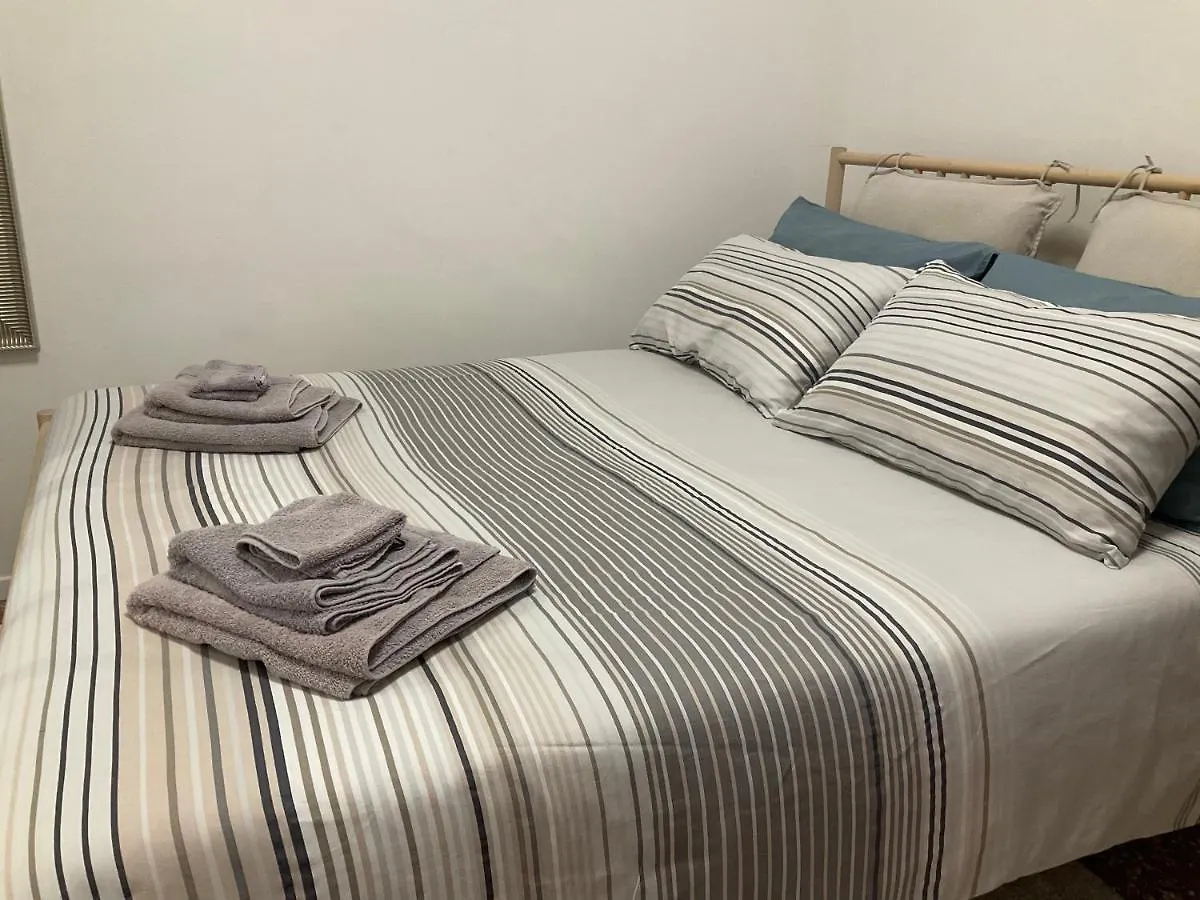 Studio 25 Apartment - Near Metro M3 Milan