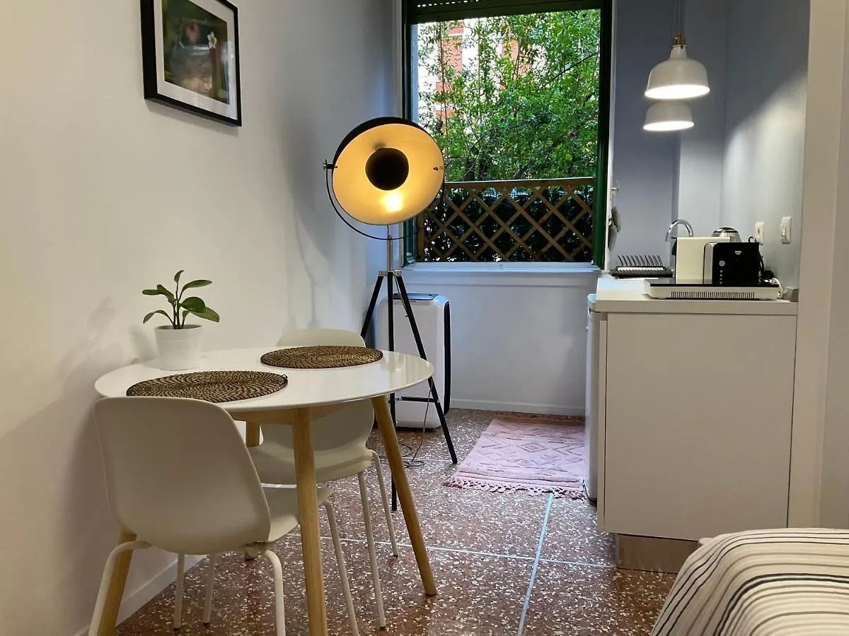 Studio 25 Apartment - Near Metro M3 Milan Italy