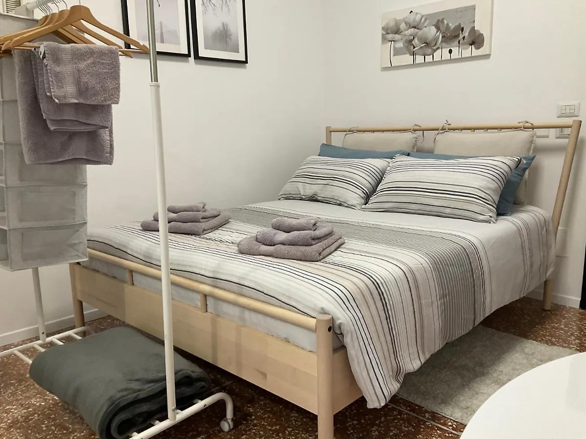 Studio 25 Apartment - Near Metro M3 밀라노 이탈리아