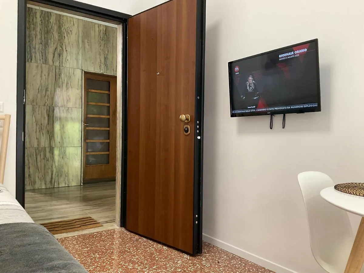 Studio 25 Apartment - Near Metro M3 밀라노