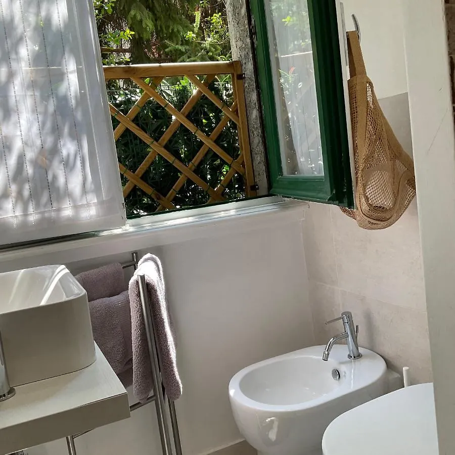 Studio 25 Apartment - Near Metro M3 밀라노 0*,